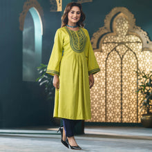 Load image into Gallery viewer, ETHNIC AVERAGE KURTI-GREEN
