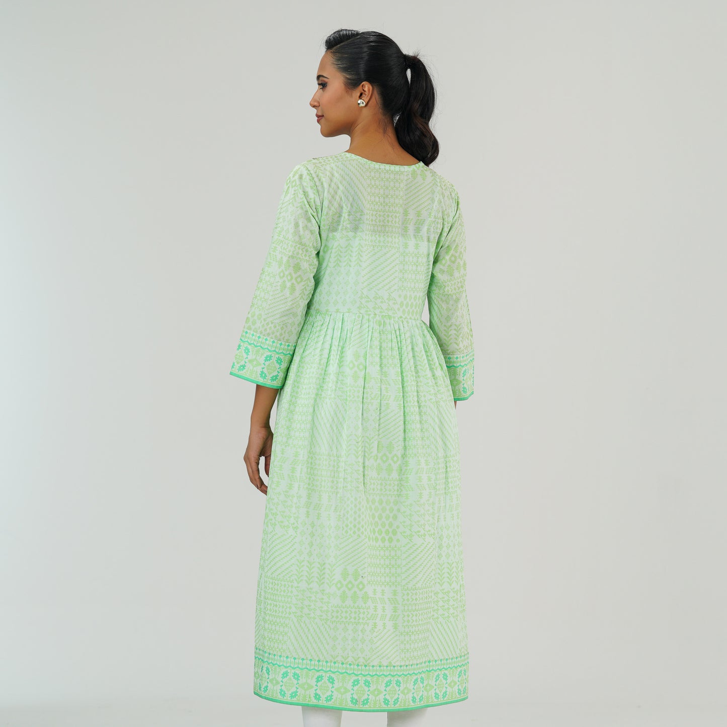 Womens Green Embellished Kurti