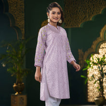 Load image into Gallery viewer, ETHNIC AVERAGE KURTI-LAVENDER
