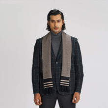 Load image into Gallery viewer, Men&#39;s Black &amp; Olive Muffler
