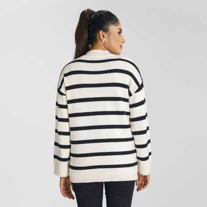 Women’S Black & White Pullover