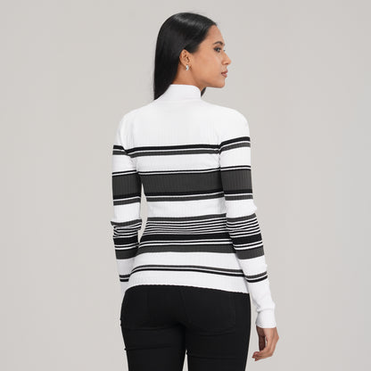 Womens White & Black Pullover
