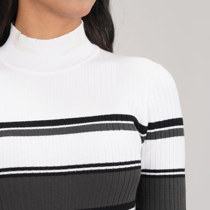 Womens White & Black Pullover