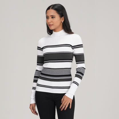 Womens White & Black Pullover