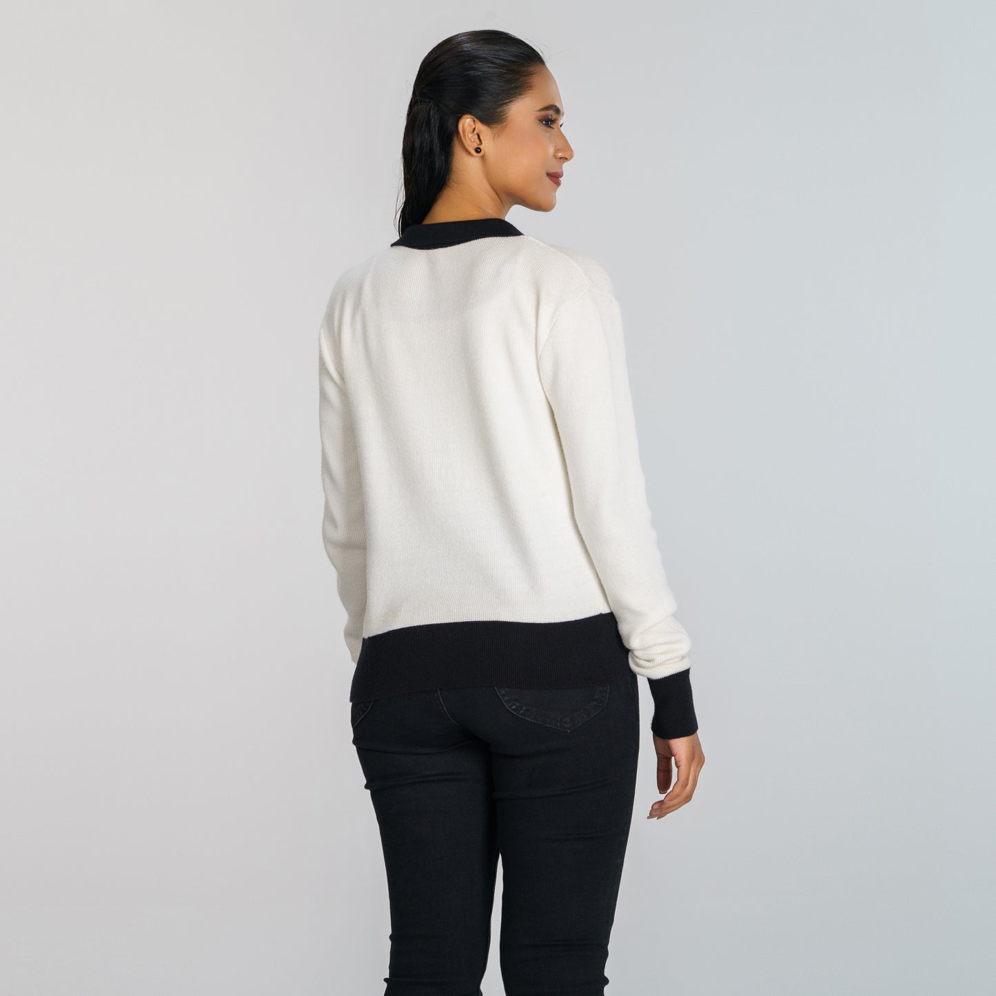 Womens Black & White V-Neck Pullover