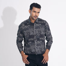 Load image into Gallery viewer, Men Black Printed Shirt
