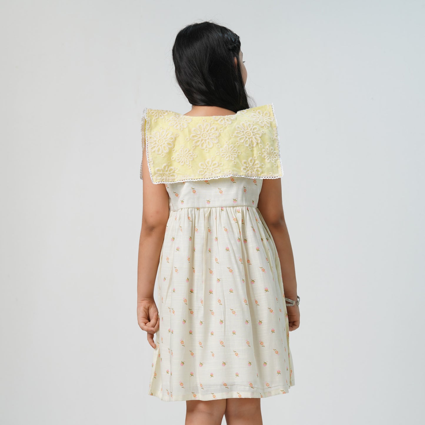 Gilrs Cream floral Frock