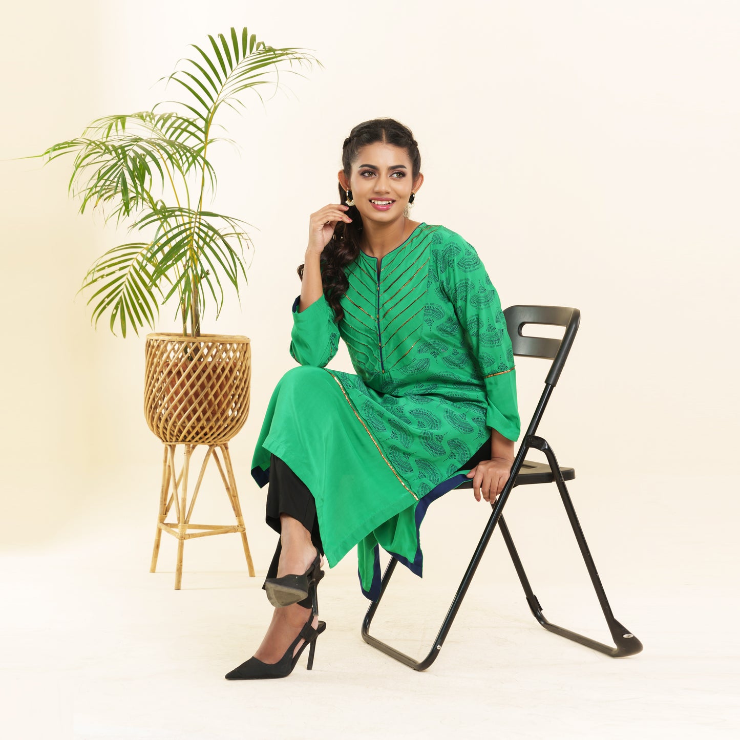 Women Green Screen Print Kurti