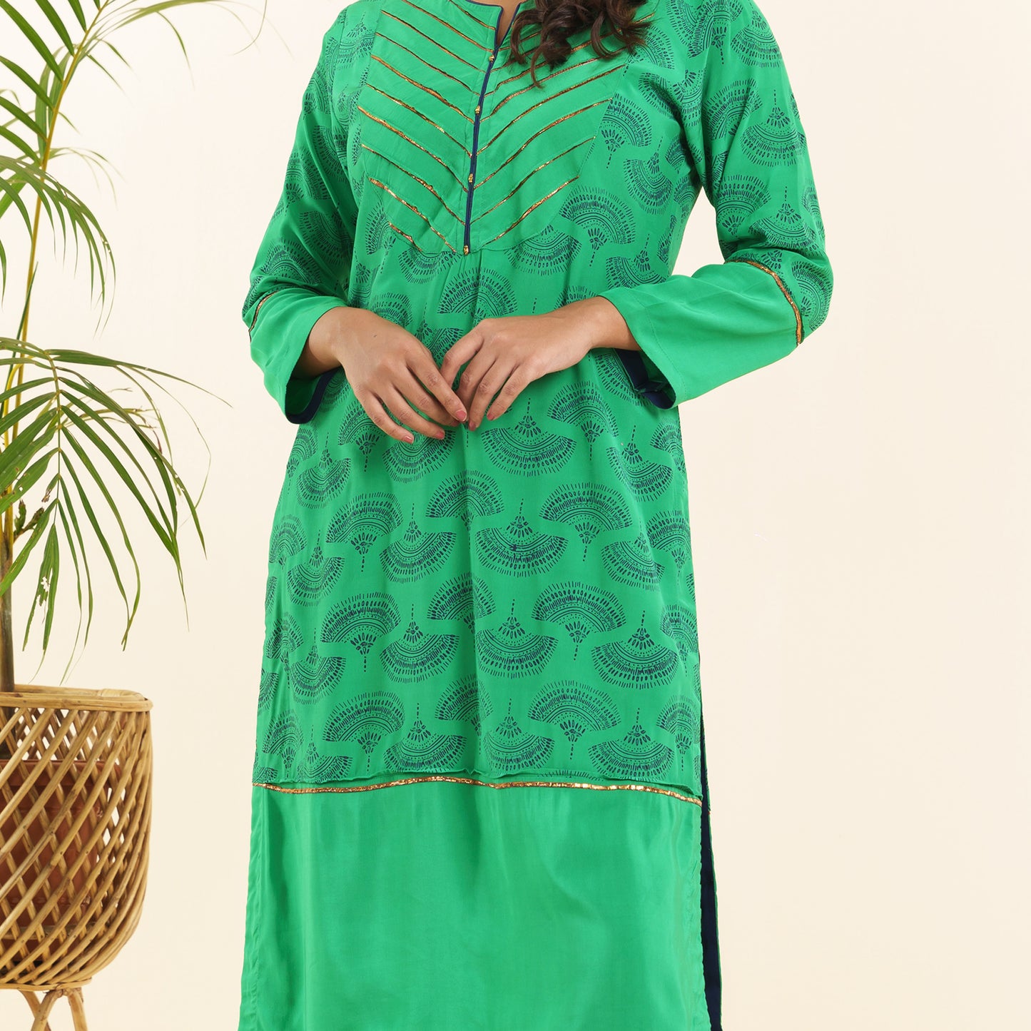 Women Green Screen Print Kurti