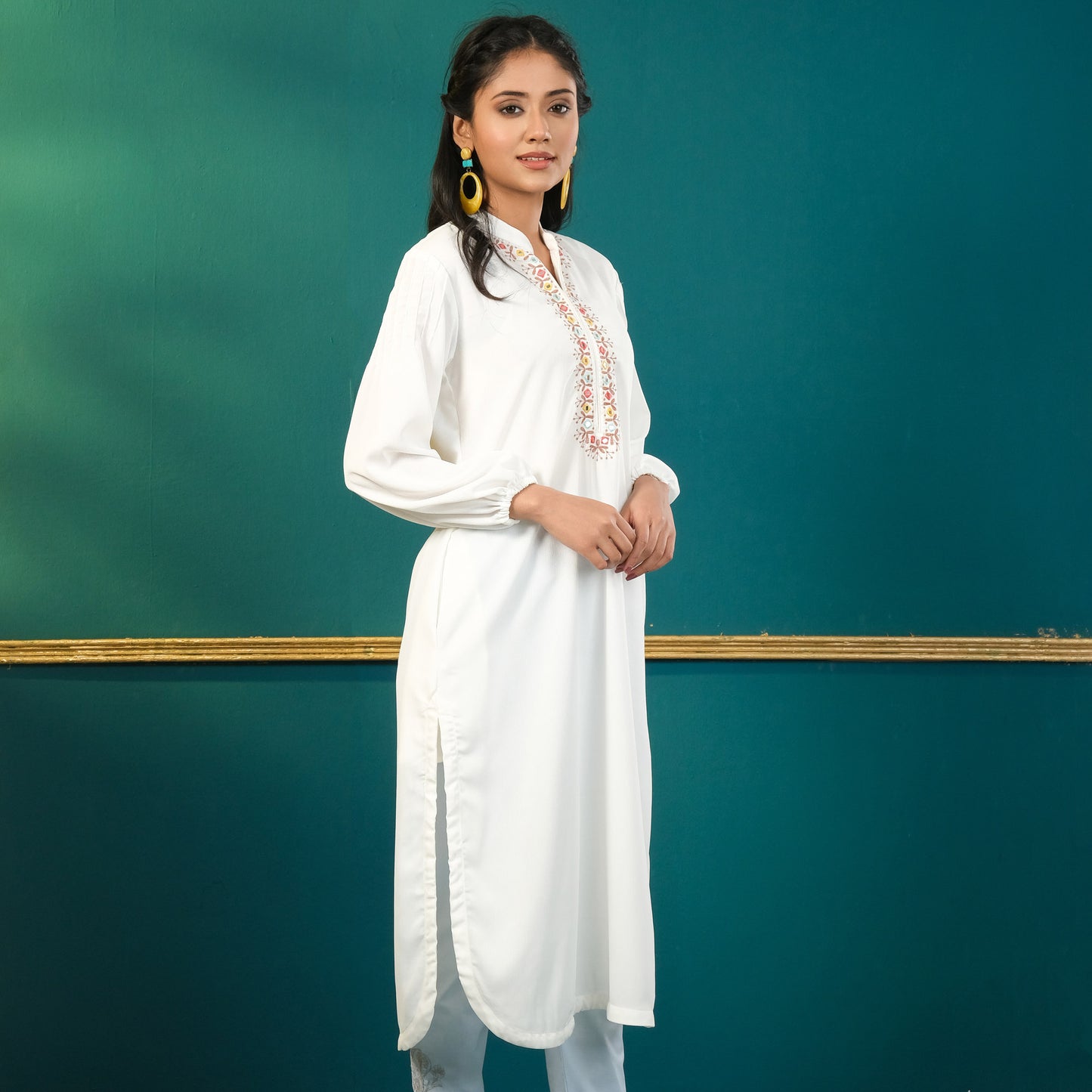 Women White Embroidered Kurti