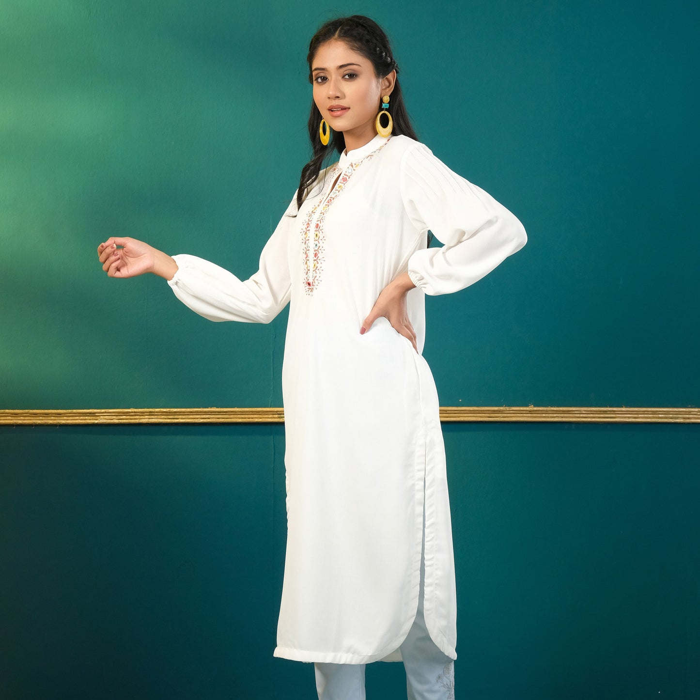 Women White Embroidered Kurti