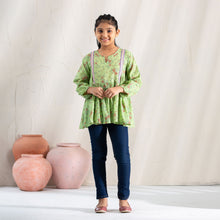 Load image into Gallery viewer, Girls Teen Green Floral Tunic
