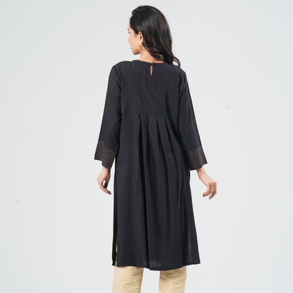 Women’s Embroidered Kurti