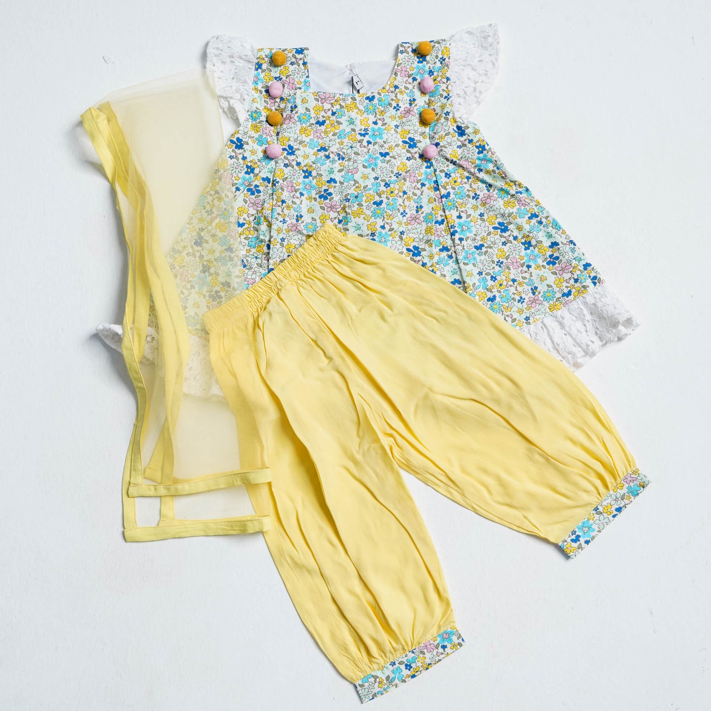 Newborn Girl's Sky Printed Three Piece Set