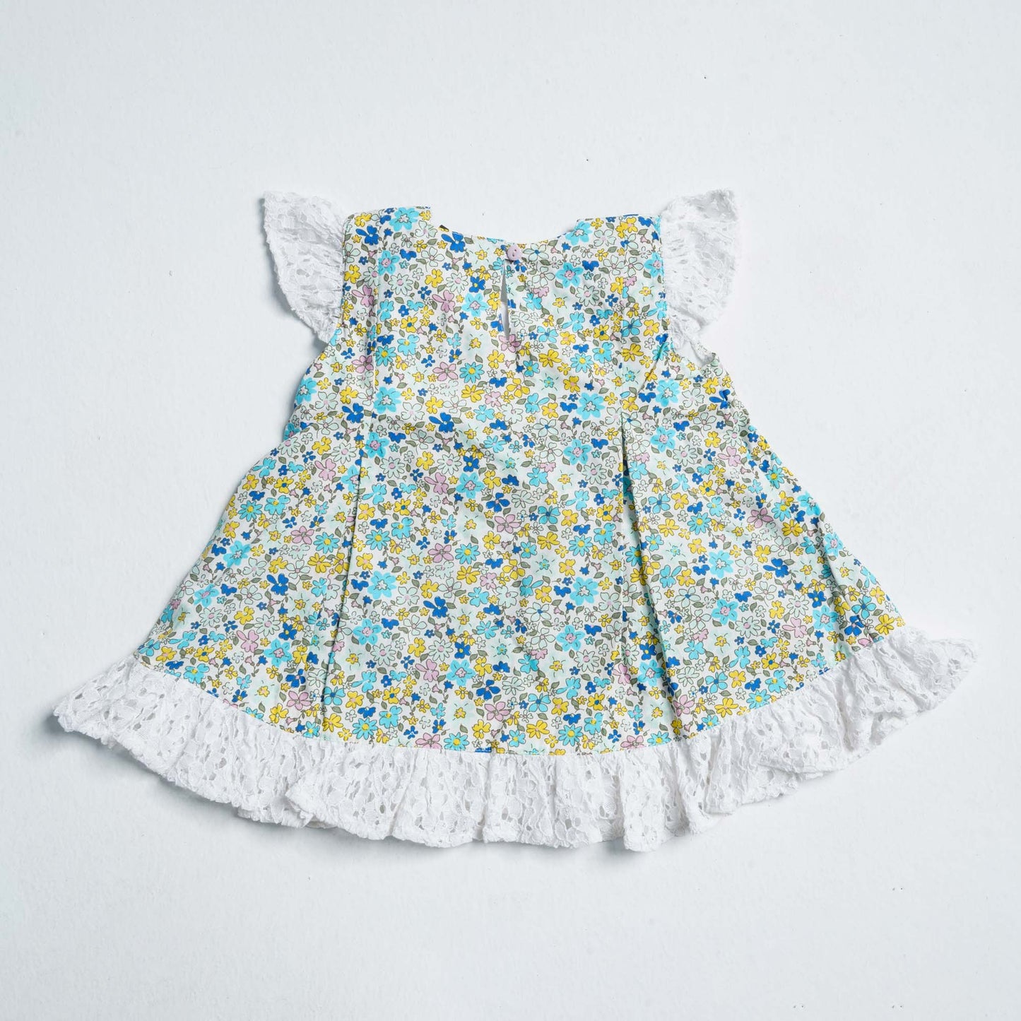 Newborn Girl's Sky Printed Three Piece Set