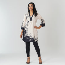 Load image into Gallery viewer, Womens Black &amp; White Printed Tunic
