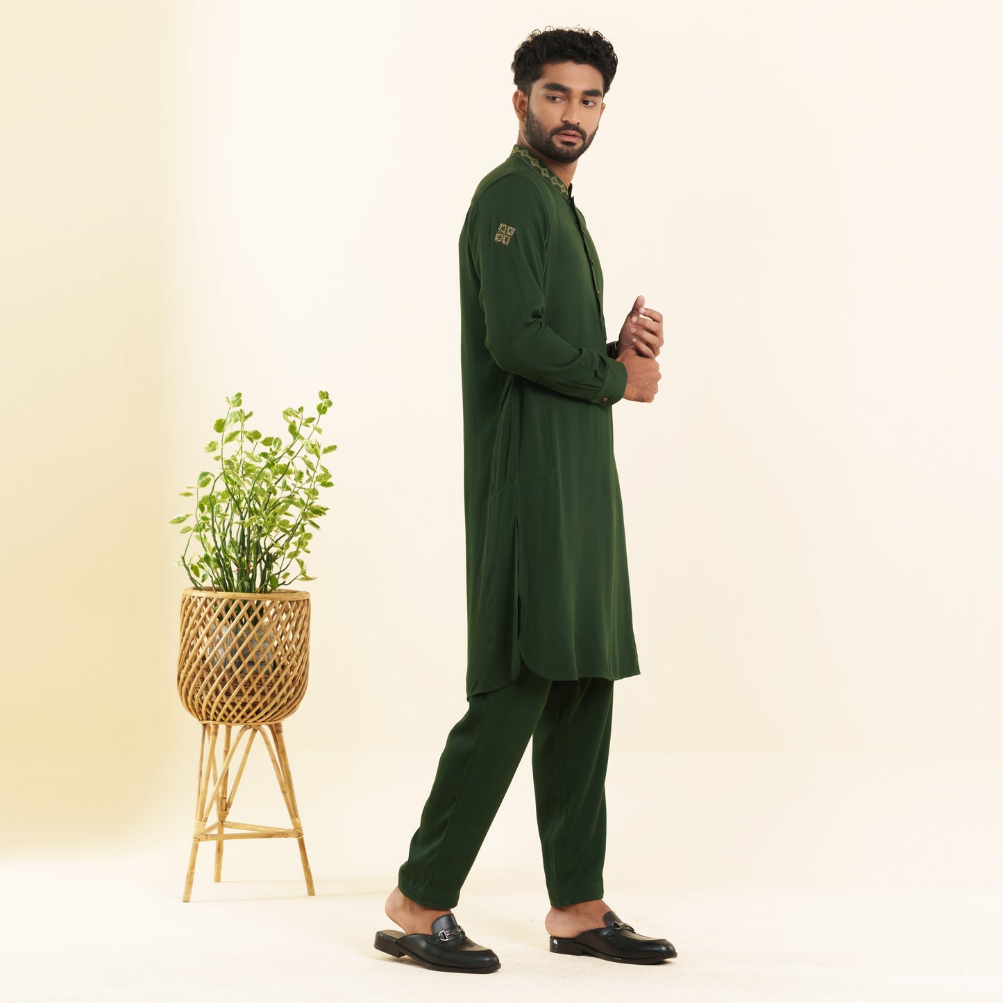 Mens Green  Embroidery Kabli Set