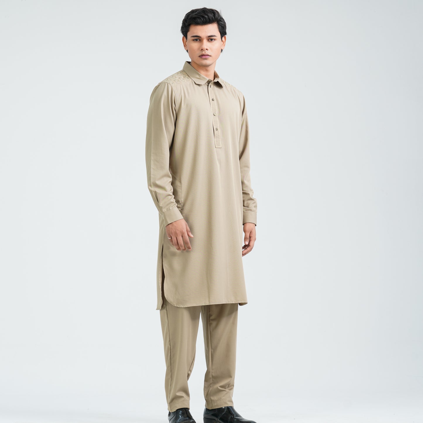 Men’s Beige Embroidered Jacquard Kabli
