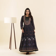 Load image into Gallery viewer, Ladies Gown- Black
