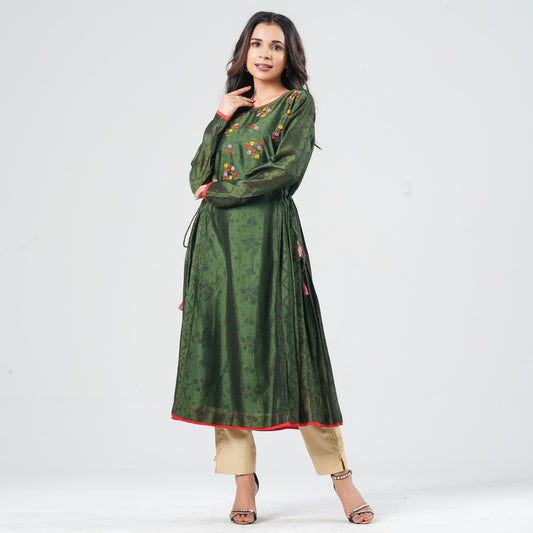 Women’s Green Embroidered  Kurti