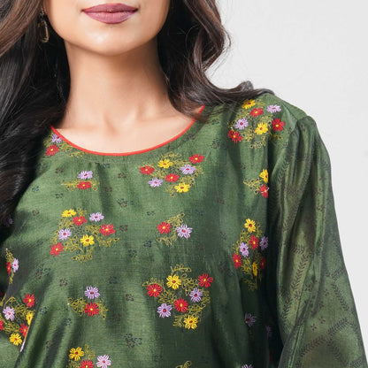 Women’s Green Embroidered  Kurti