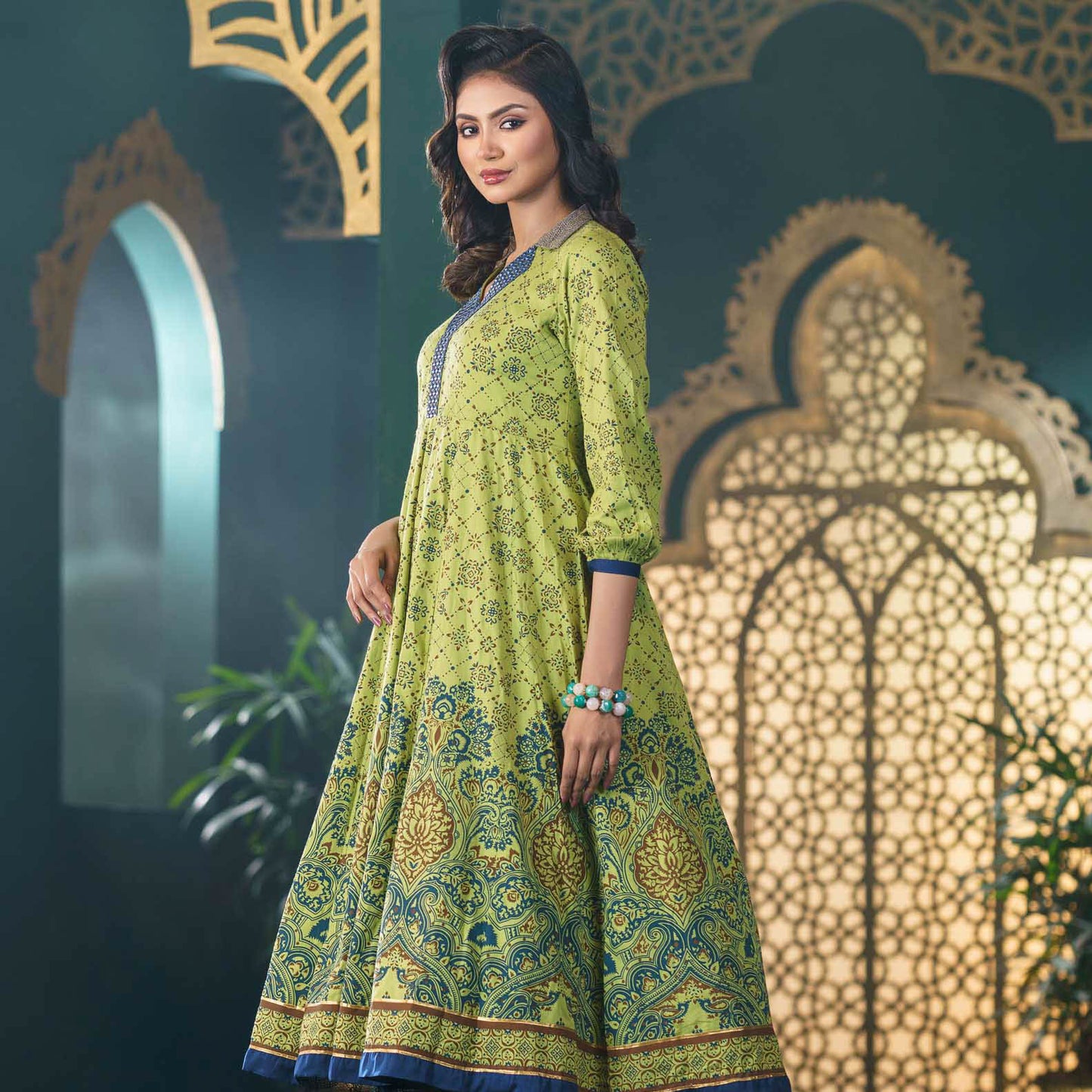 Women Green Screen Print Gown