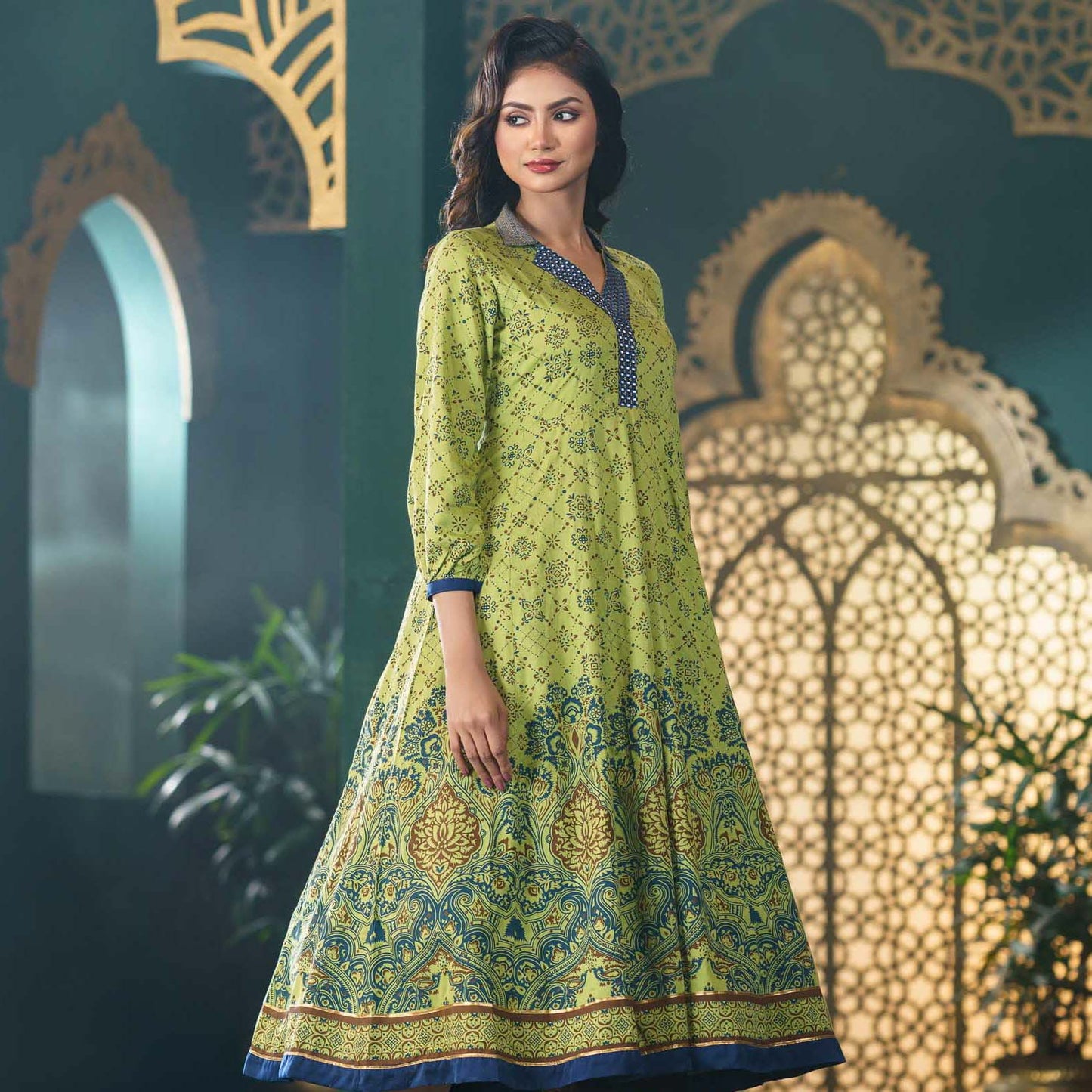 Women Green Screen Print Gown