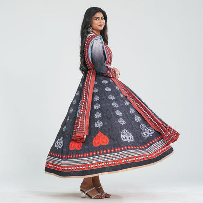 Women’s Blended Silk Gown