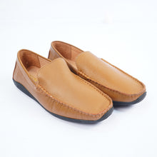 Load image into Gallery viewer, Mens Tan Loafers
