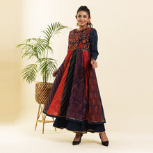 Load image into Gallery viewer, Ladies Average Kurti- Navy
