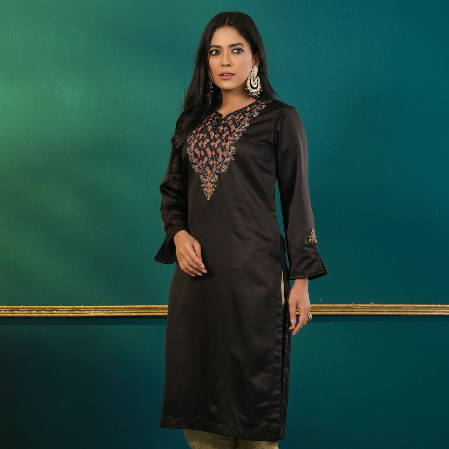 Women Black Embroidered Kurti