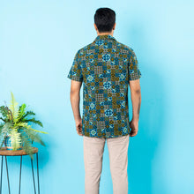 Load image into Gallery viewer, Mens Hawaii Shirt- Black/Yellow
