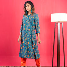 Load image into Gallery viewer, Ladies Kurti- Green
