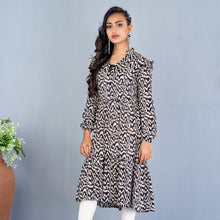 Load image into Gallery viewer, Ladies Dress- Black/Off White
